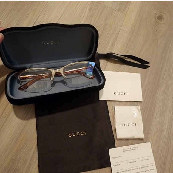 GUCCI WOMEN EYEGLASSES - Picture 9 of 10